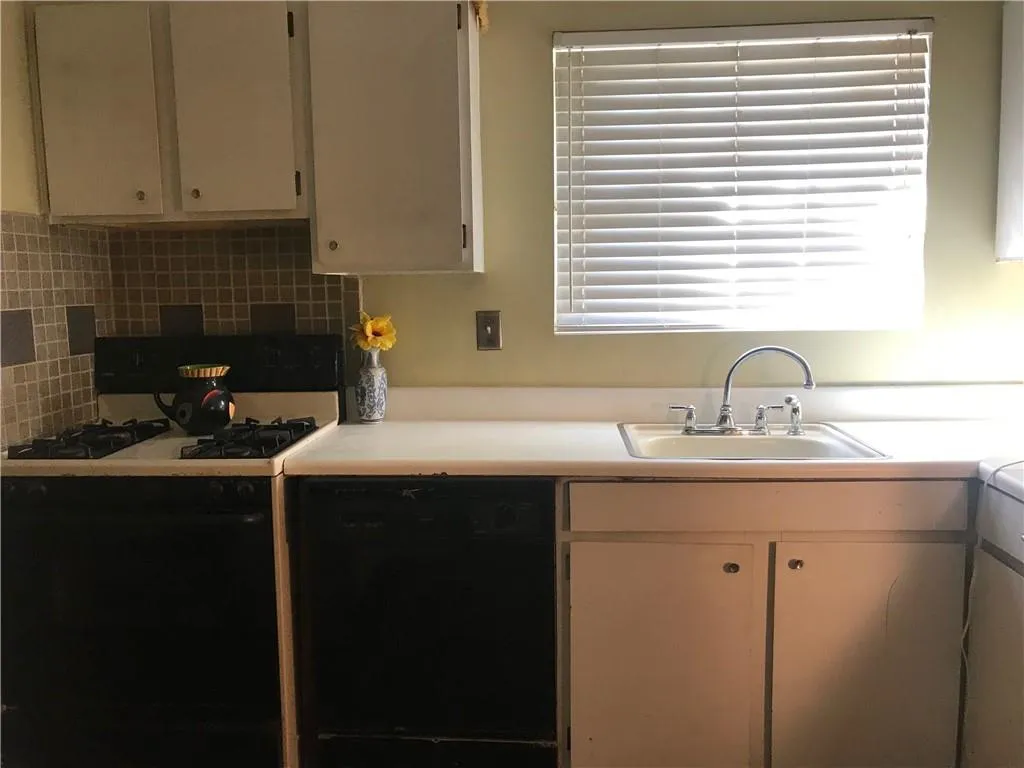 5679 Kingsport Drive, Sandy Springs, Georgia 30342, 2 Bedrooms Bedrooms, ,1 BathroomBathrooms,Residential,Sold,5679 Kingsport Drive,6610608