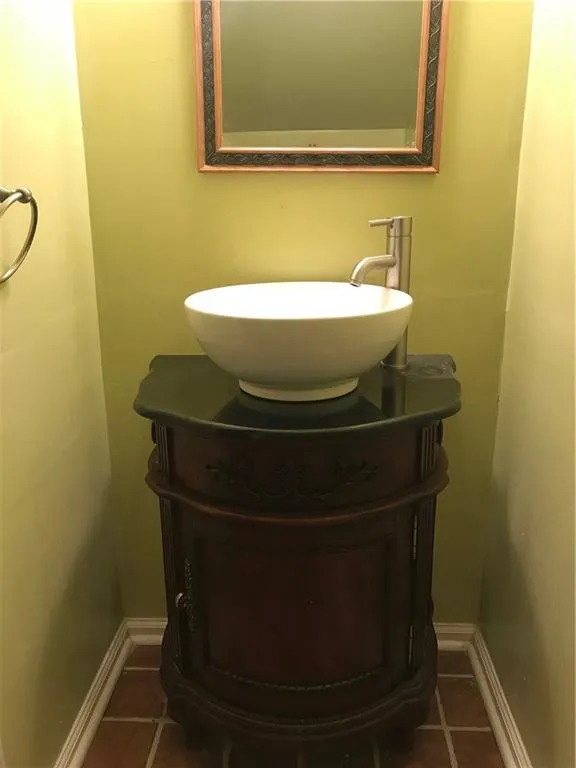 5679 Kingsport Drive, Sandy Springs, Georgia 30342, 2 Bedrooms Bedrooms, ,1 BathroomBathrooms,Residential,Sold,5679 Kingsport Drive,6610608