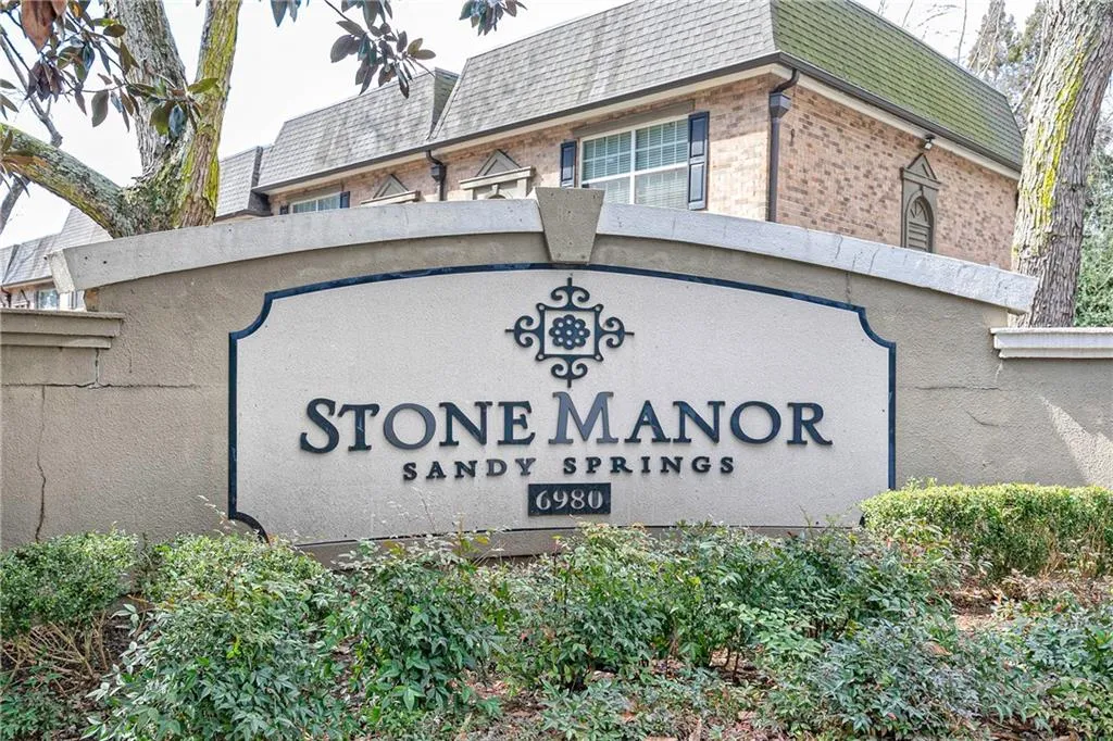 6980 Roswell Road Unit O2, Atlanta, Georgia 30328, 3 Bedrooms Bedrooms, ,2 BathroomsBathrooms,Residential,Sold,6980 Roswell Road Unit O2,7006278