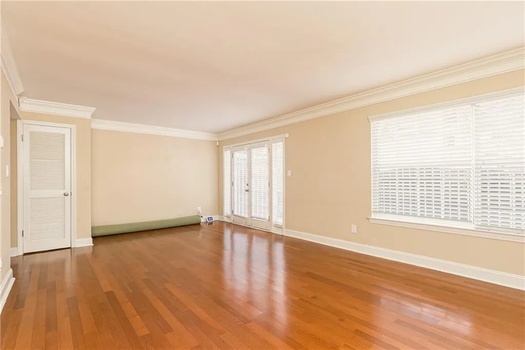 6980 Roswell Road Unit O2, Atlanta, Georgia 30328, 3 Bedrooms Bedrooms, ,2 BathroomsBathrooms,Residential,Sold,6980 Roswell Road Unit O2,7006278