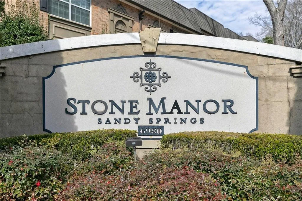 6980 Roswell Road Unit O2, Atlanta, Georgia 30328, 3 Bedrooms Bedrooms, ,2 BathroomsBathrooms,Residential,Sold,6980 Roswell Road Unit O2,7006278