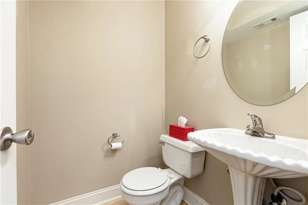 6980 Roswell Road Unit O2, Atlanta, Georgia 30328, 3 Bedrooms Bedrooms, ,2 BathroomsBathrooms,Residential,Sold,6980 Roswell Road Unit O2,7006278