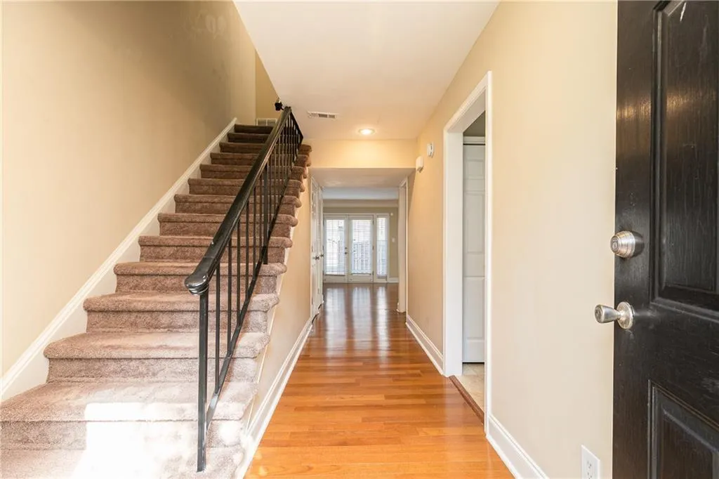 6980 Roswell Road Unit O2, Atlanta, Georgia 30328, 3 Bedrooms Bedrooms, ,2 BathroomsBathrooms,Residential,Sold,6980 Roswell Road Unit O2,7006278