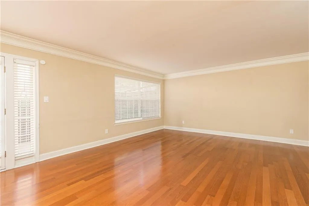 6980 Roswell Road Unit O2, Atlanta, Georgia 30328, 3 Bedrooms Bedrooms, ,2 BathroomsBathrooms,Residential,Sold,6980 Roswell Road Unit O2,7006278