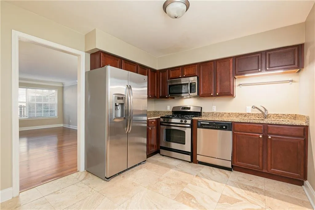 6980 Roswell Road Unit O2, Atlanta, Georgia 30328, 3 Bedrooms Bedrooms, ,2 BathroomsBathrooms,Residential,Sold,6980 Roswell Road Unit O2,7006278