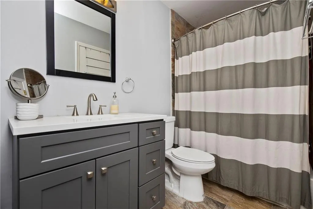 5400 Roswell Road Unit C5, Atlanta, Georgia 30342, 1 Bedroom Bedrooms, ,1 BathroomBathrooms,Residential,Sold,5400 Roswell Road Unit C5,6571368