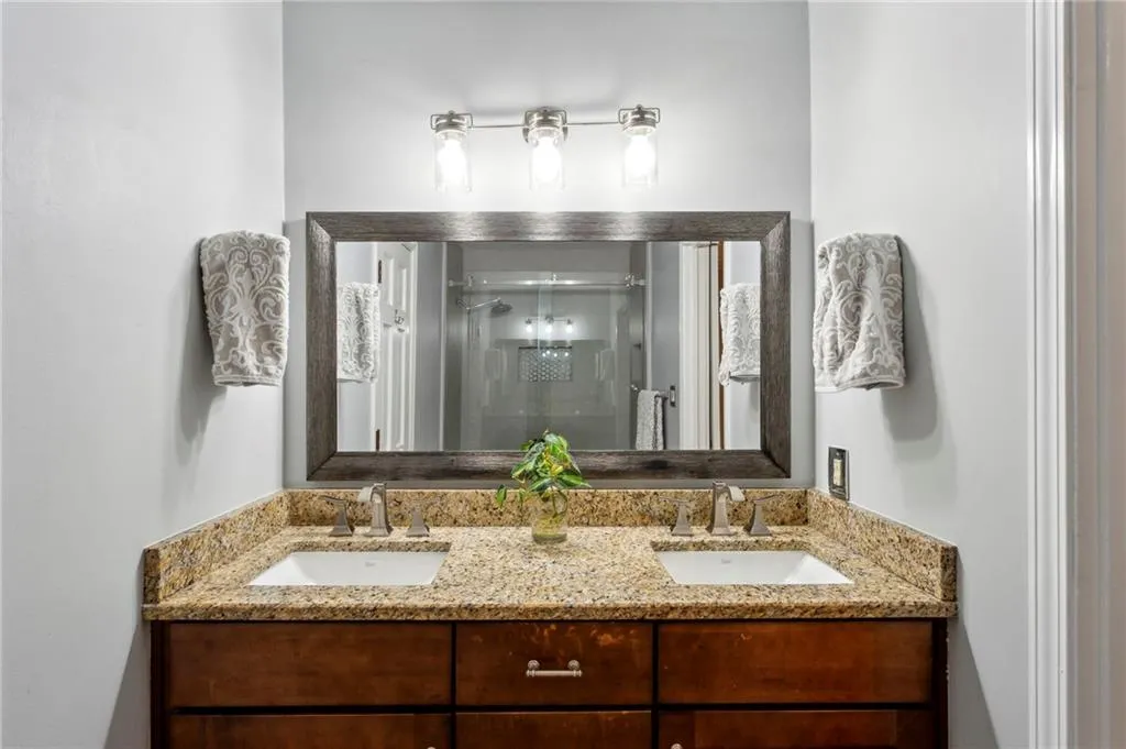 230 Seamarsh Court, Atlanta, Georgia 30328, 4 Bedrooms Bedrooms, ,3 BathroomsBathrooms,Residential,Sold,230 Seamarsh Court,7566809