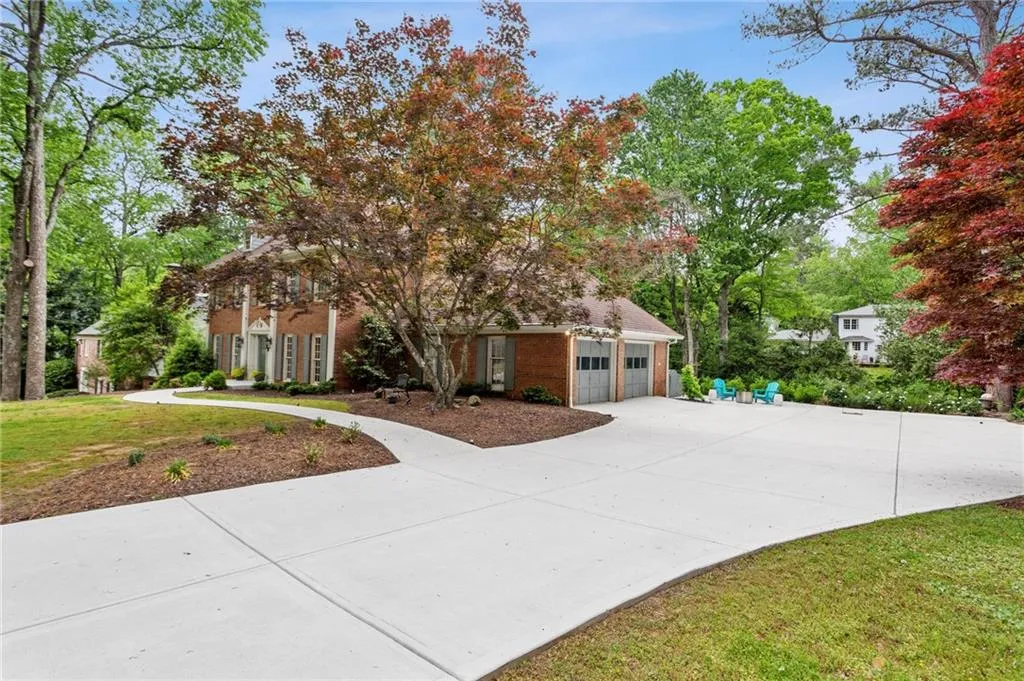 230 Seamarsh Court, Atlanta, Georgia 30328, 4 Bedrooms Bedrooms, ,3 BathroomsBathrooms,Residential,Sold,230 Seamarsh Court,7566809