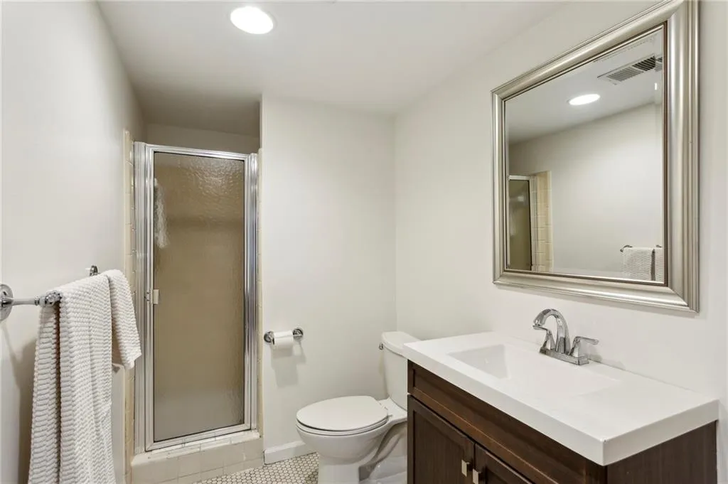 230 Seamarsh Court, Atlanta, Georgia 30328, 4 Bedrooms Bedrooms, ,3 BathroomsBathrooms,Residential,Sold,230 Seamarsh Court,7566809