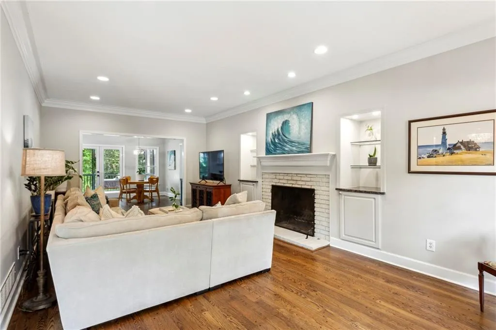 230 Seamarsh Court, Atlanta, Georgia 30328, 4 Bedrooms Bedrooms, ,3 BathroomsBathrooms,Residential,Sold,230 Seamarsh Court,7566809