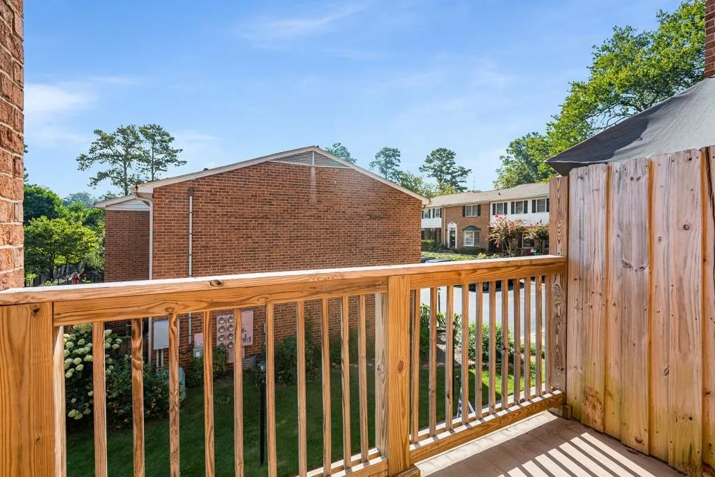 6520 Roswell Road Unit 51, Atlanta, Georgia 30328, 3 Bedrooms Bedrooms, ,2 BathroomsBathrooms,Residential,Sold,6520 Roswell Road Unit 51,7265748