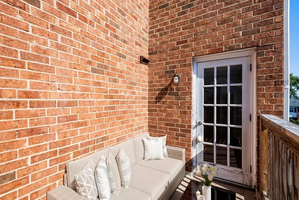 6520 Roswell Road Unit 51, Atlanta, Georgia 30328, 3 Bedrooms Bedrooms, ,2 BathroomsBathrooms,Residential,Sold,6520 Roswell Road Unit 51,7265748