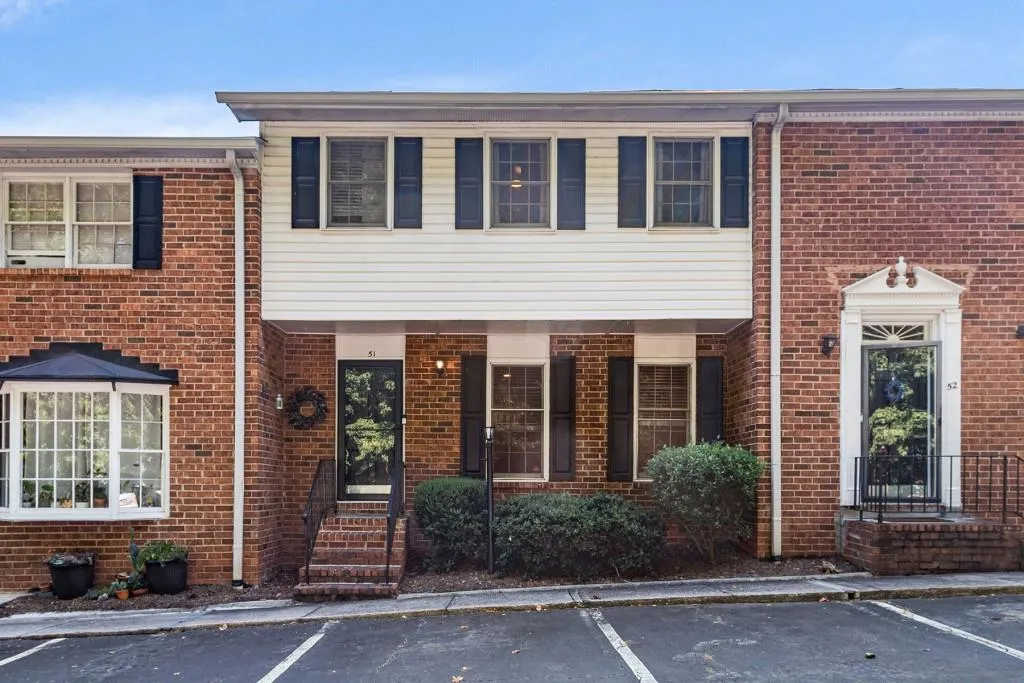 6520 Roswell Road Unit 51, Atlanta, Georgia 30328, 3 Bedrooms Bedrooms, ,2 BathroomsBathrooms,Residential,Sold,6520 Roswell Road Unit 51,7265748