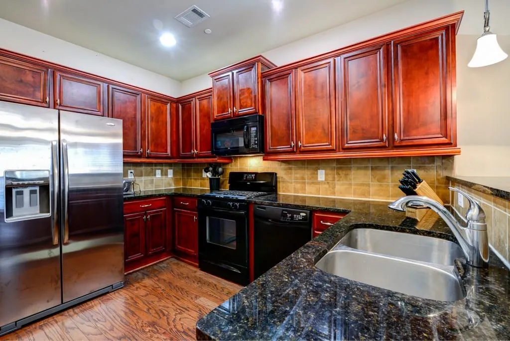 7275 Highland Bluff Unit 7275, Sandy Springs, Georgia 30328, 3 Bedrooms Bedrooms, ,3 BathroomsBathrooms,Residential,Sold,7275 Highland Bluff Unit 7275,5587344