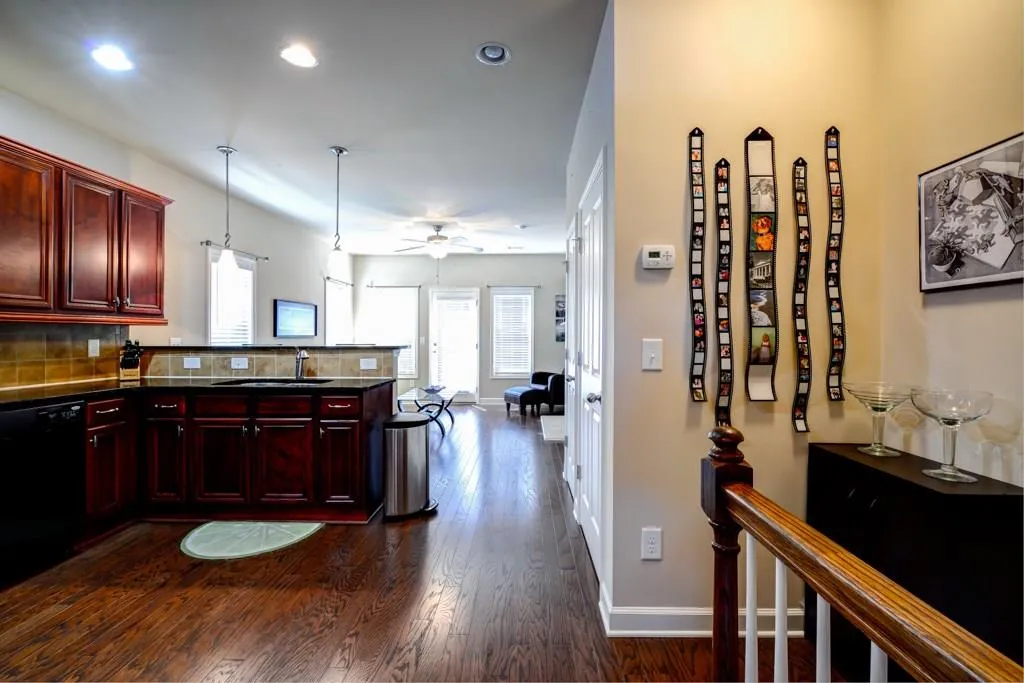 7275 Highland Bluff Unit 7275, Sandy Springs, Georgia 30328, 3 Bedrooms Bedrooms, ,3 BathroomsBathrooms,Residential,Sold,7275 Highland Bluff Unit 7275,5587344