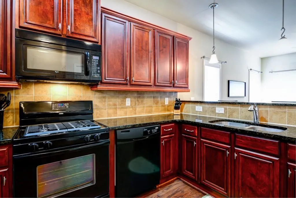 7275 Highland Bluff Unit 7275, Sandy Springs, Georgia 30328, 3 Bedrooms Bedrooms, ,3 BathroomsBathrooms,Residential,Sold,7275 Highland Bluff Unit 7275,5587344