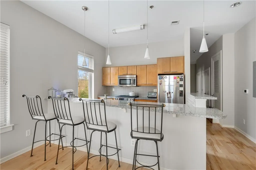 1430 Dresden Drive Ne Unit 215, Atlanta, Georgia 30319, 2 Bedrooms Bedrooms, ,2 BathroomsBathrooms,Residential,For Sale,1430 Dresden Drive Ne Unit 215,7634555