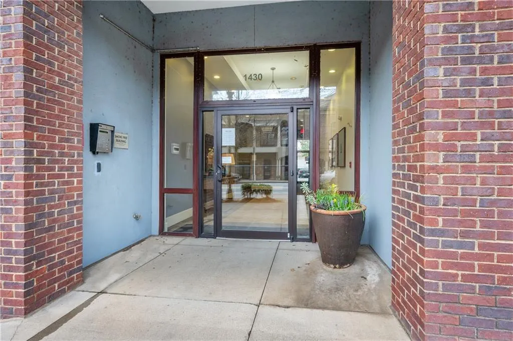 Building Entry - Key Card Access