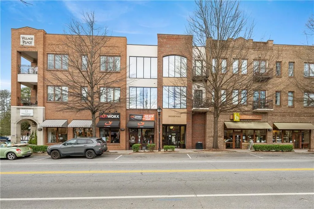 Vibrant Living, Shopping, Restaurants, Health & Beauty, Right Outside your Door!