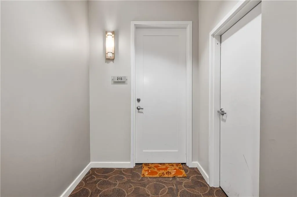 1430 Dresden Drive Ne Unit 215, Atlanta, Georgia 30319, 2 Bedrooms Bedrooms, ,2 BathroomsBathrooms,Residential,For Sale,1430 Dresden Drive Ne Unit 215,7634555