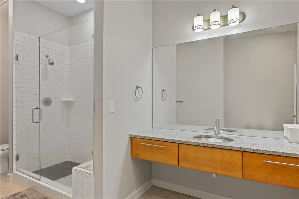 1430 Dresden Drive Ne Unit 215, Atlanta, Georgia 30319, 2 Bedrooms Bedrooms, ,2 BathroomsBathrooms,Residential,For Sale,1430 Dresden Drive Ne Unit 215,7634555