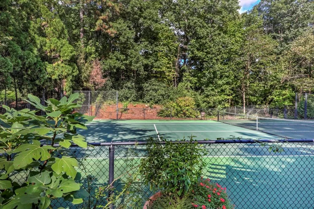 5730 Winterthur Lane, Atlanta, Georgia 30328, 6 Bedrooms Bedrooms, ,7 BathroomsBathrooms,Residential,Sold,5730 Winterthur Lane,6884358