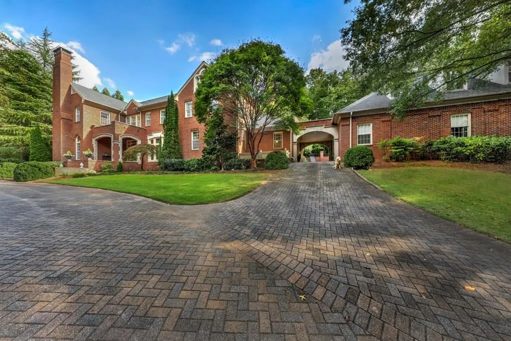 5730 Winterthur Lane, Atlanta, Georgia 30328, 6 Bedrooms Bedrooms, ,7 BathroomsBathrooms,Residential,Sold,5730 Winterthur Lane,6884358