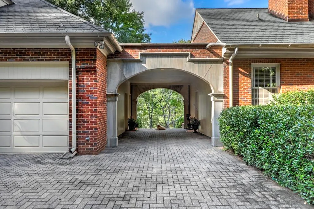 5730 Winterthur Lane, Atlanta, Georgia 30328, 6 Bedrooms Bedrooms, ,7 BathroomsBathrooms,Residential,Sold,5730 Winterthur Lane,6884358