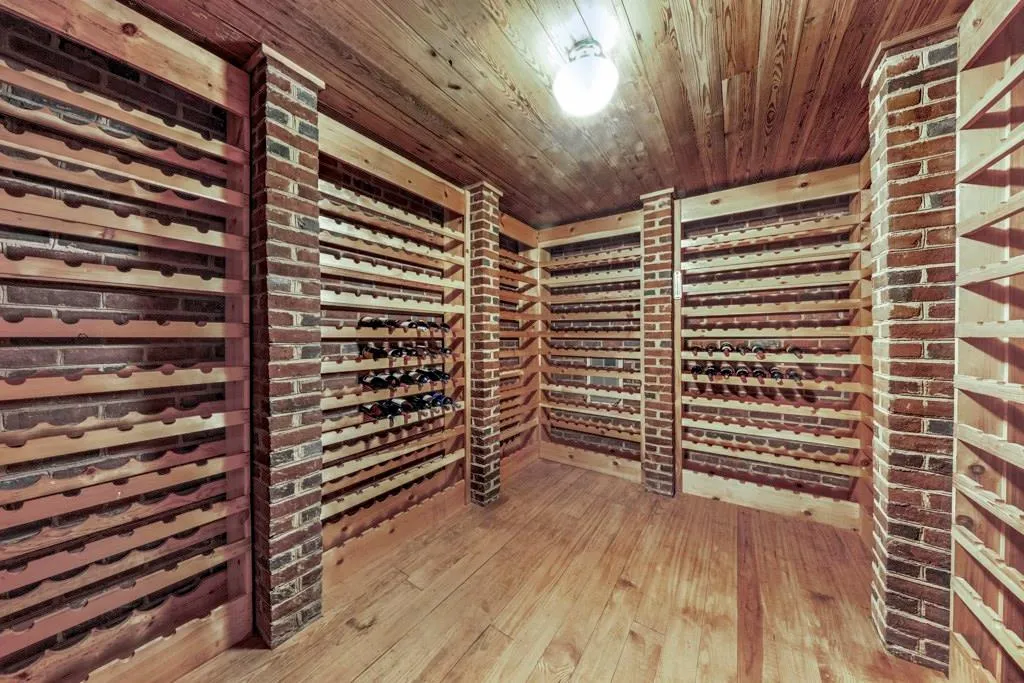 5730 Winterthur Lane, Atlanta, Georgia 30328, 6 Bedrooms Bedrooms, ,7 BathroomsBathrooms,Residential,Sold,5730 Winterthur Lane,6884358