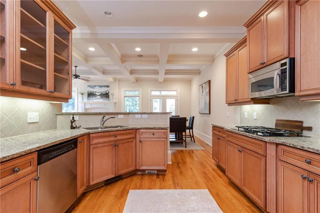 1110 Charles Towne Square, Atlanta, Georgia 30328, 4 Bedrooms Bedrooms, ,3 BathroomsBathrooms,Residential,Sold,1110 Charles Towne Square,6577911