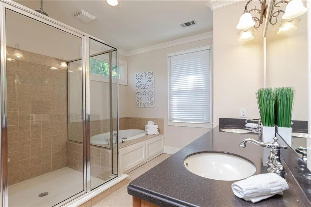 1110 Charles Towne Square, Atlanta, Georgia 30328, 4 Bedrooms Bedrooms, ,3 BathroomsBathrooms,Residential,Sold,1110 Charles Towne Square,6577911