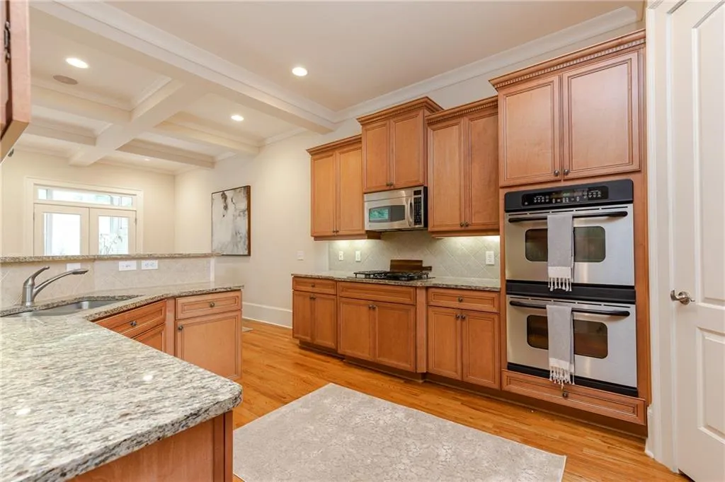 1110 Charles Towne Square, Atlanta, Georgia 30328, 4 Bedrooms Bedrooms, ,3 BathroomsBathrooms,Residential,Sold,1110 Charles Towne Square,6577911
