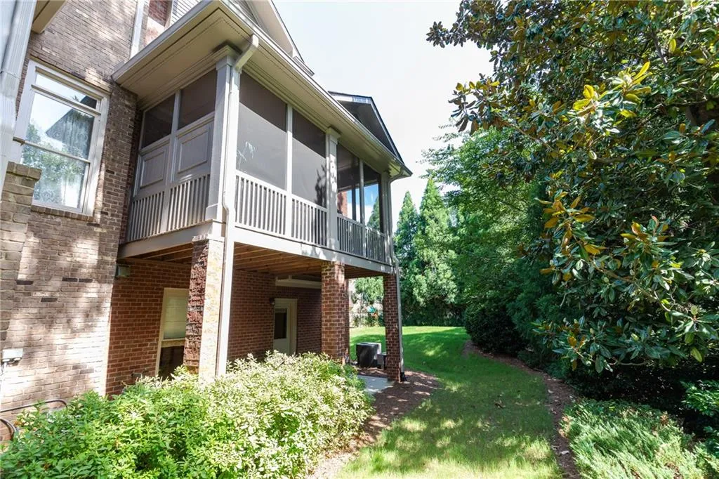 1110 Charles Towne Square, Atlanta, Georgia 30328, 4 Bedrooms Bedrooms, ,3 BathroomsBathrooms,Residential,Sold,1110 Charles Towne Square,6577911