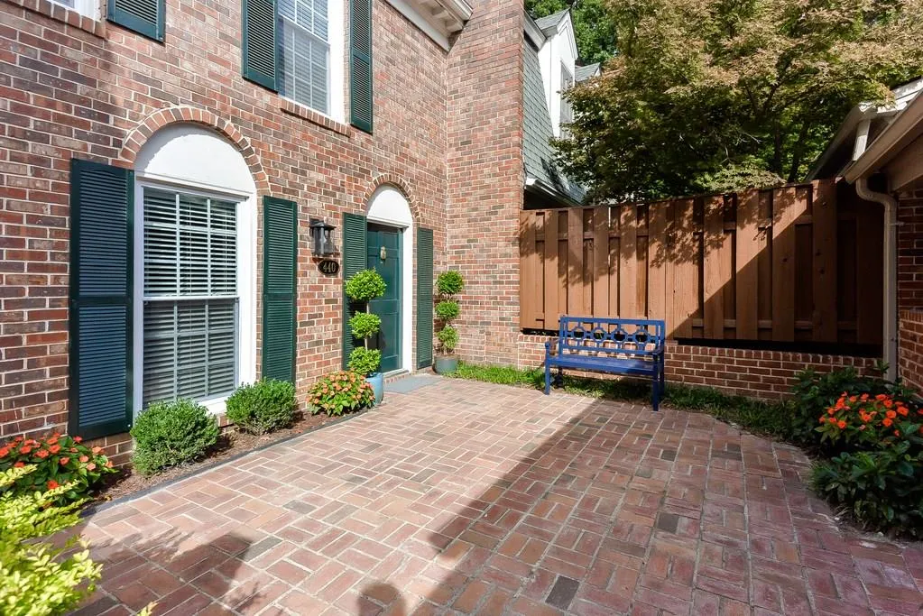 440 The North Chace Unit W-6, Sandy Springs, Georgia 30328, 3 Bedrooms Bedrooms, ,2 BathroomsBathrooms,Residential,Sold,440 The North Chace Unit W-6,6091506