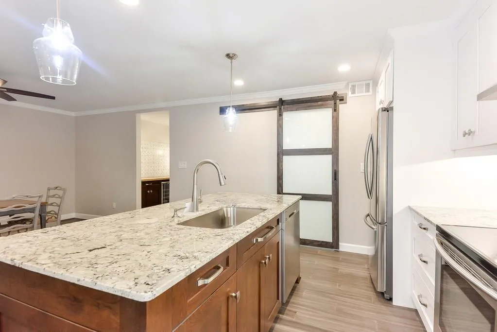 440 The North Chace Unit W-6, Sandy Springs, Georgia 30328, 3 Bedrooms Bedrooms, ,2 BathroomsBathrooms,Residential,Sold,440 The North Chace Unit W-6,6091506