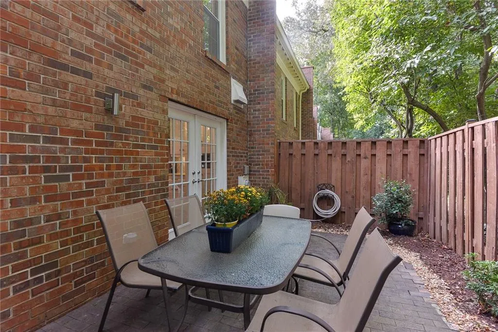 440 The North Chace Unit W-6, Sandy Springs, Georgia 30328, 3 Bedrooms Bedrooms, ,2 BathroomsBathrooms,Residential,Sold,440 The North Chace Unit W-6,6091506