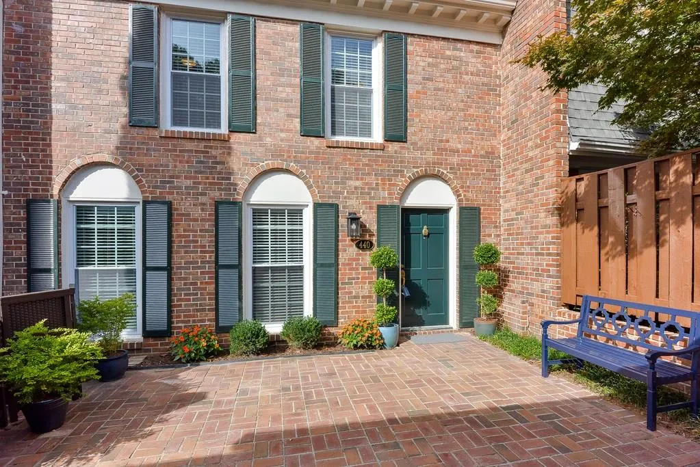 440 The North Chace Unit W-6, Sandy Springs, Georgia 30328, 3 Bedrooms Bedrooms, ,2 BathroomsBathrooms,Residential,Sold,440 The North Chace Unit W-6,6091506