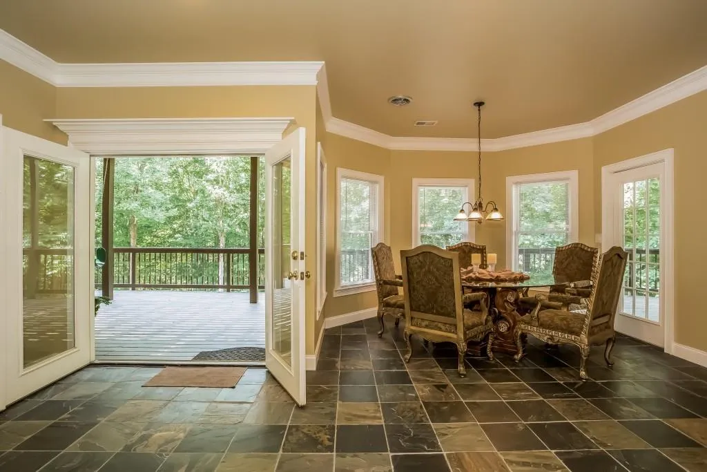 8430 Valemont Drive, Sandy Springs, Georgia 30350, 5 Bedrooms Bedrooms, ,4 BathroomsBathrooms,Residential,Sold,8430 Valemont Drive,5729829