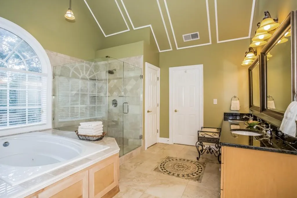 8430 Valemont Drive, Sandy Springs, Georgia 30350, 5 Bedrooms Bedrooms, ,4 BathroomsBathrooms,Residential,Sold,8430 Valemont Drive,5729829