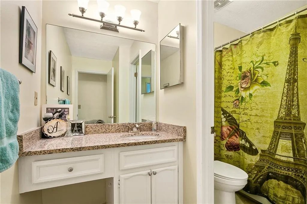 1405 Vicksburg Place, Sandy Springs, Georgia 30350, 2 Bedrooms Bedrooms, ,2 BathroomsBathrooms,Residential,Sold,1405 Vicksburg Place,6967849
