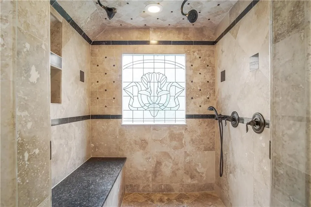 130 Wicksford Glen, Sandy Springs, Georgia 30350, 6 Bedrooms Bedrooms, ,5 BathroomsBathrooms,Residential,Sold,130 Wicksford Glen,6770250