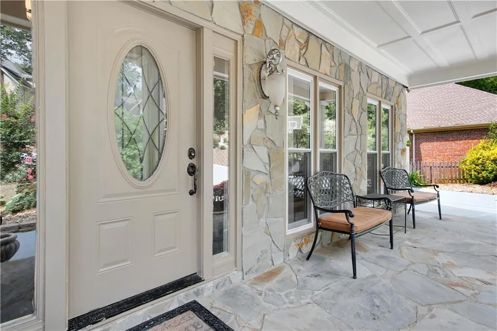 130 Wicksford Glen, Sandy Springs, Georgia 30350, 6 Bedrooms Bedrooms, ,5 BathroomsBathrooms,Residential,Sold,130 Wicksford Glen,6770250