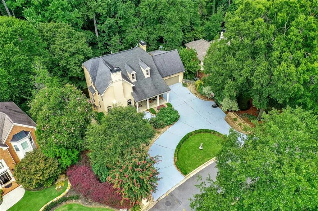 130 Wicksford Glen, Sandy Springs, Georgia 30350, 6 Bedrooms Bedrooms, ,5 BathroomsBathrooms,Residential,Sold,130 Wicksford Glen,6770250
