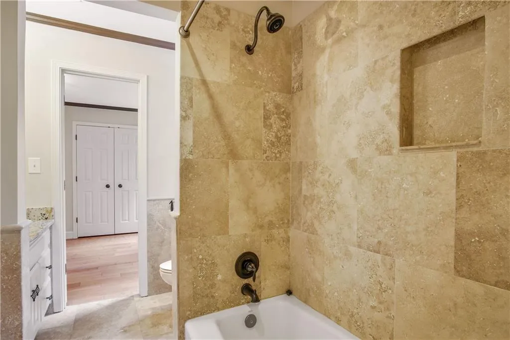 130 Wicksford Glen, Sandy Springs, Georgia 30350, 6 Bedrooms Bedrooms, ,5 BathroomsBathrooms,Residential,Sold,130 Wicksford Glen,6770250