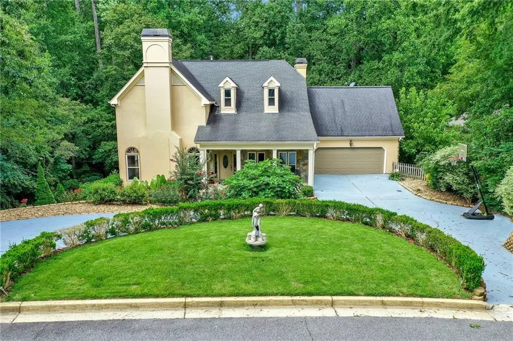 130 Wicksford Glen, Sandy Springs, Georgia 30350, 6 Bedrooms Bedrooms, ,5 BathroomsBathrooms,Residential,Sold,130 Wicksford Glen,6770250