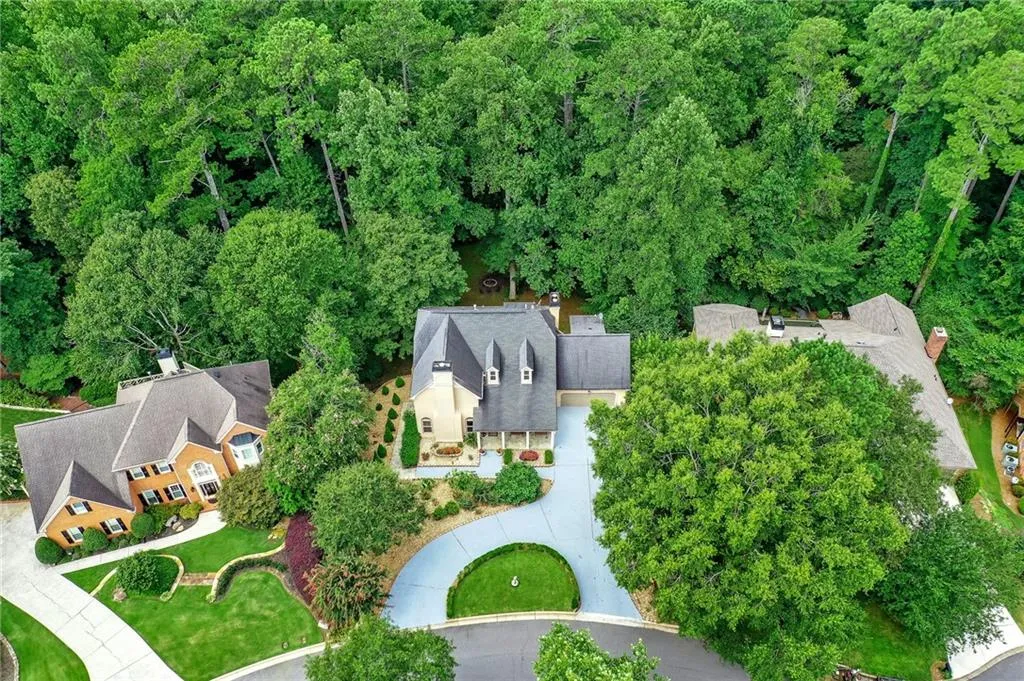 130 Wicksford Glen, Sandy Springs, Georgia 30350, 6 Bedrooms Bedrooms, ,5 BathroomsBathrooms,Residential,Sold,130 Wicksford Glen,6770250