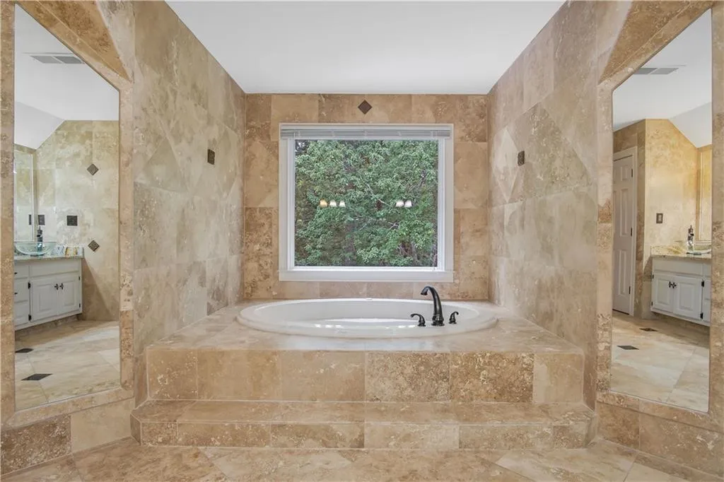 130 Wicksford Glen, Sandy Springs, Georgia 30350, 6 Bedrooms Bedrooms, ,5 BathroomsBathrooms,Residential,Sold,130 Wicksford Glen,6770250