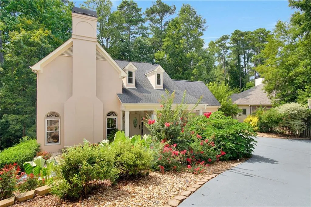 130 Wicksford Glen, Sandy Springs, Georgia 30350, 6 Bedrooms Bedrooms, ,5 BathroomsBathrooms,Residential,Sold,130 Wicksford Glen,6770250