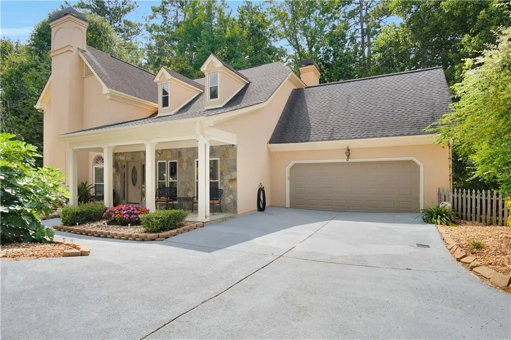 130 Wicksford Glen, Sandy Springs, Georgia 30350, 6 Bedrooms Bedrooms, ,5 BathroomsBathrooms,Residential,Sold,130 Wicksford Glen,6770250