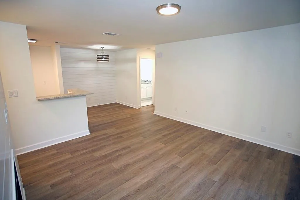 427 Granville Court, Sandy Springs, Georgia 30328, 1 Bedroom Bedrooms, ,1 BathroomBathrooms,Residential,Sold,427 Granville Court,6863369